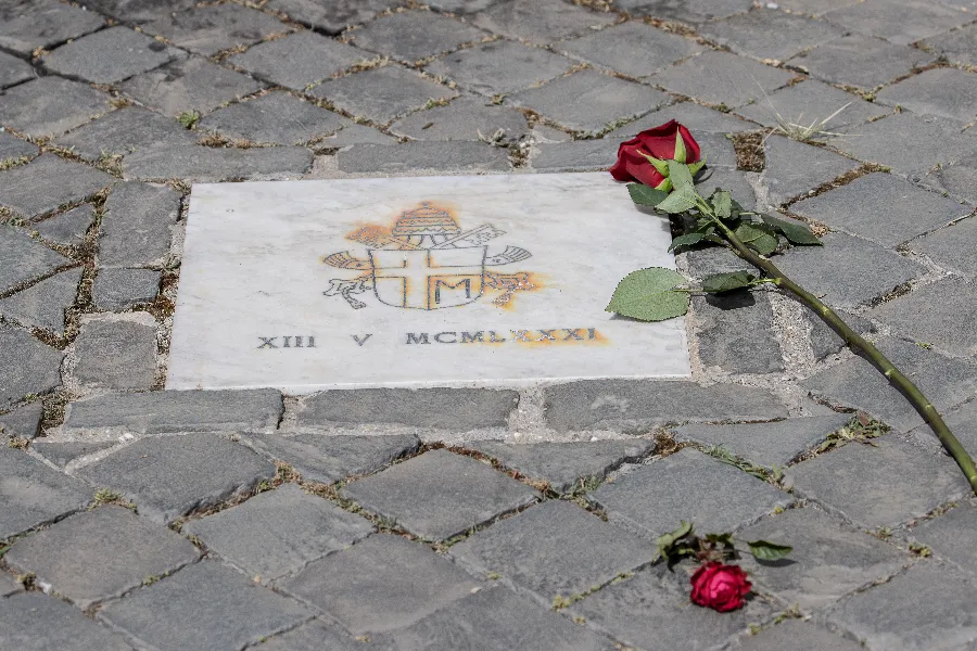 A plaque marks the spot in St. Peter's Square where St. John Paul II was shot on May 13, 1981. Daniel Ibáñez/CNA.